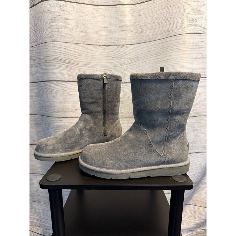 NWOB RARE Discontinued UGG Australia Roslynn Zip Boots Size 8 - Picture 3 of 6